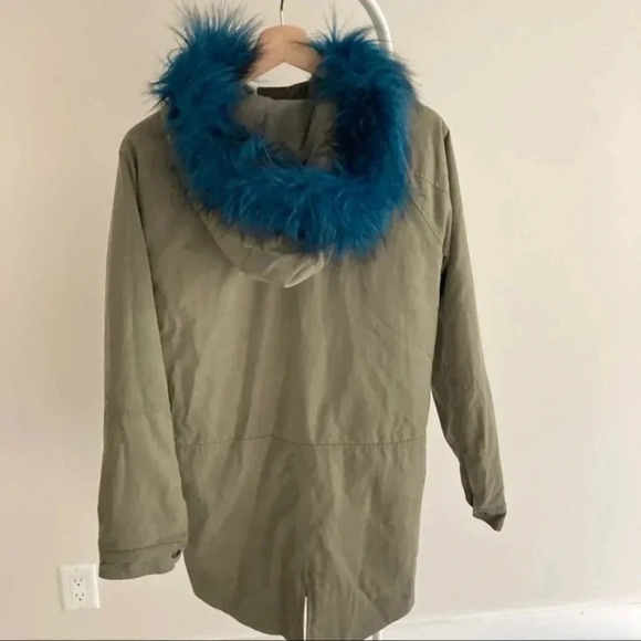 WILLOW AND CLAY Anorak Hooded Parka Jacket With Blue Fur Trim - Picture 4 of 7
